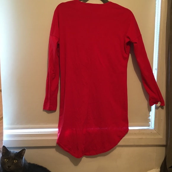 Beautiful Red Top - Picture 3 of 4